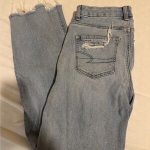 American Eagle Outfitters Light Blue Curvy Mom Jean